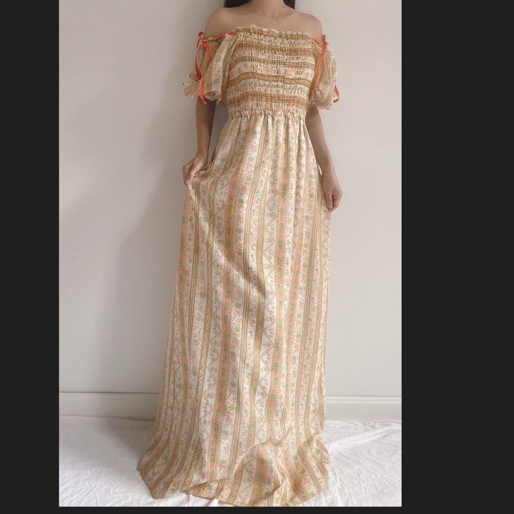 70’s Roberta Vintage retro Smocked Floral Dress